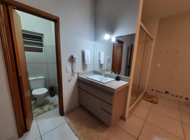 Casa Inteira, Grande Suite, Dois Chuveiros, Sala ,Cozinha E Garagem Privativa Total Conforto, Melhor Que Hotel! Ботукату Екстер'єр фото